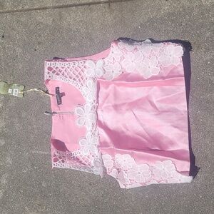 Deco style pink crop tank top w white floral lace overlay medium